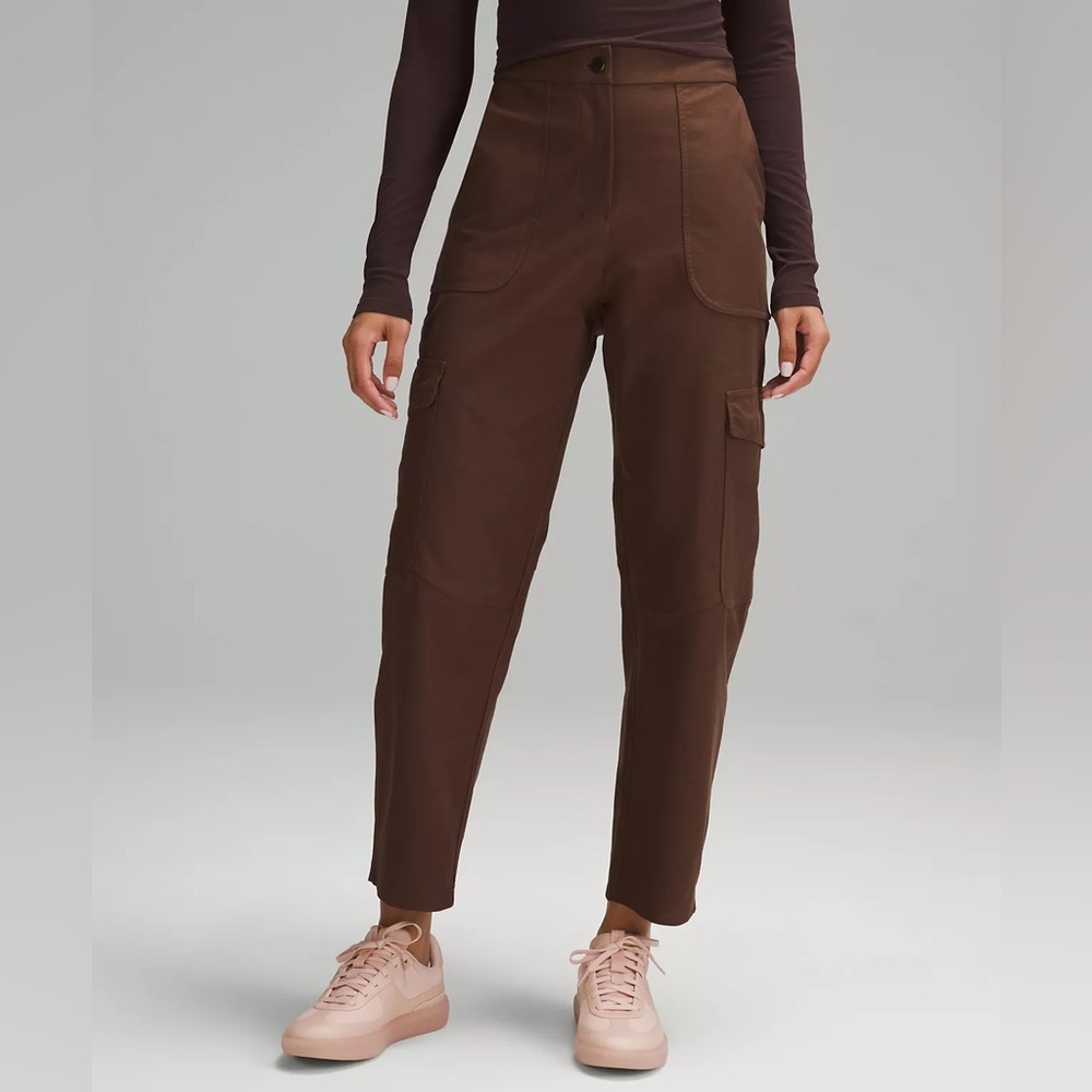 Lululemon Light Utilitech Cargo Pocket High-Rise Pant in Java, 29, Worn Once